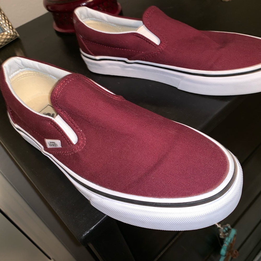 Vans Classic Slip On in Maroon
